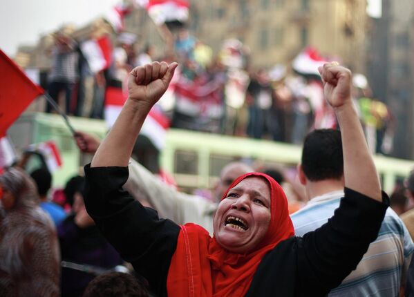 Сторонники Мухаммеда Мурси празднуют его победу на президентских выборах в Египте
