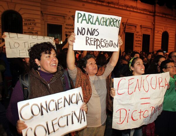 Протесты в Парагвае в связи с импичментом президенту Луго