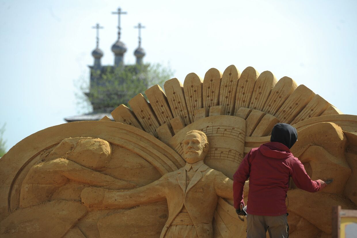 Выставка скульптур из песка Великая история России