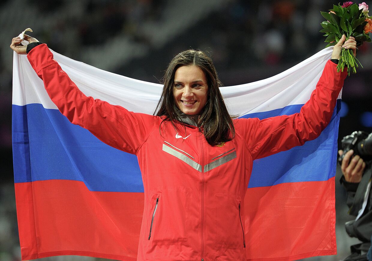 Российская спортсменка Елена Исинбаева, завоевавшая бронзовую медаль в соревнованиях по прыжкам с шестом