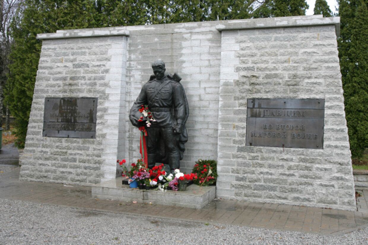 Монумент Воину-освободителю «Бронзовый солдат»