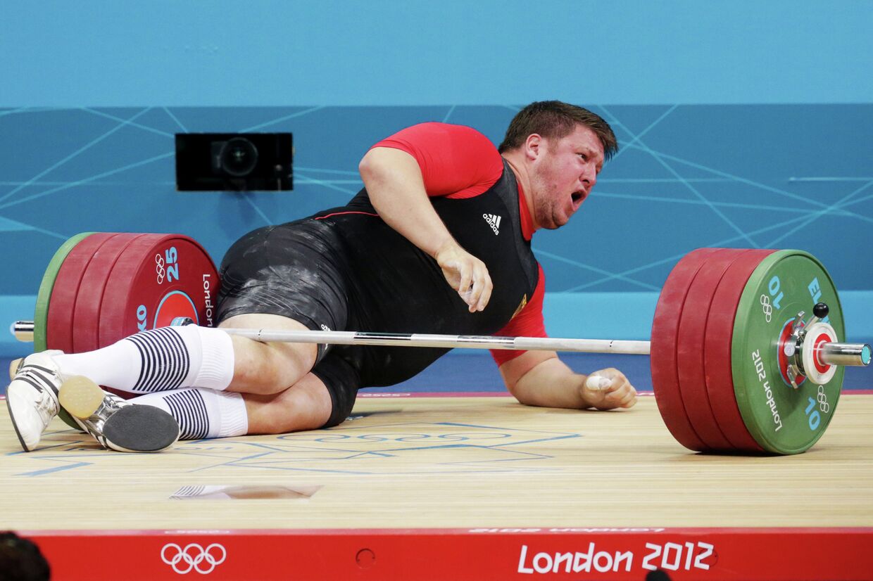 Матиас Штайнер в соревнованиях по тяжелой атлетике на ХХХ летних Олимпийских играх в Лондоне.