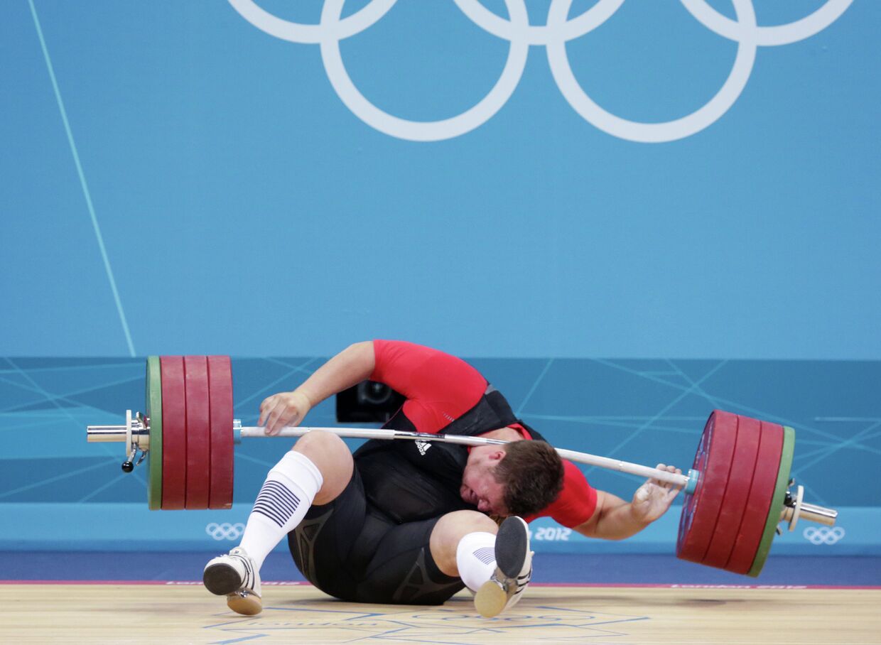 Матиас Штайнер в соревнованиях по тяжелой атлетике  на ХХХ летних Олимпийских играх в Лондоне.