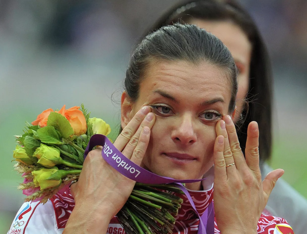 Россиянка Елена Исинбаева, завоевавшая бронзовую медаль в финальных соревнованиях по прыжкам с шестом Россиянка Елена Исинбаева, завоевавшая бронзовую медаль в финальных соревнованиях по прыжкам с шестом