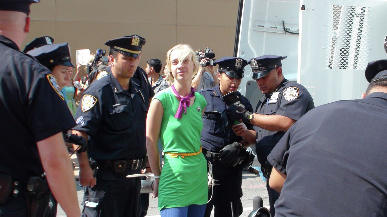 Задержание людей возле здания консульства РФ в Нью-Йорке