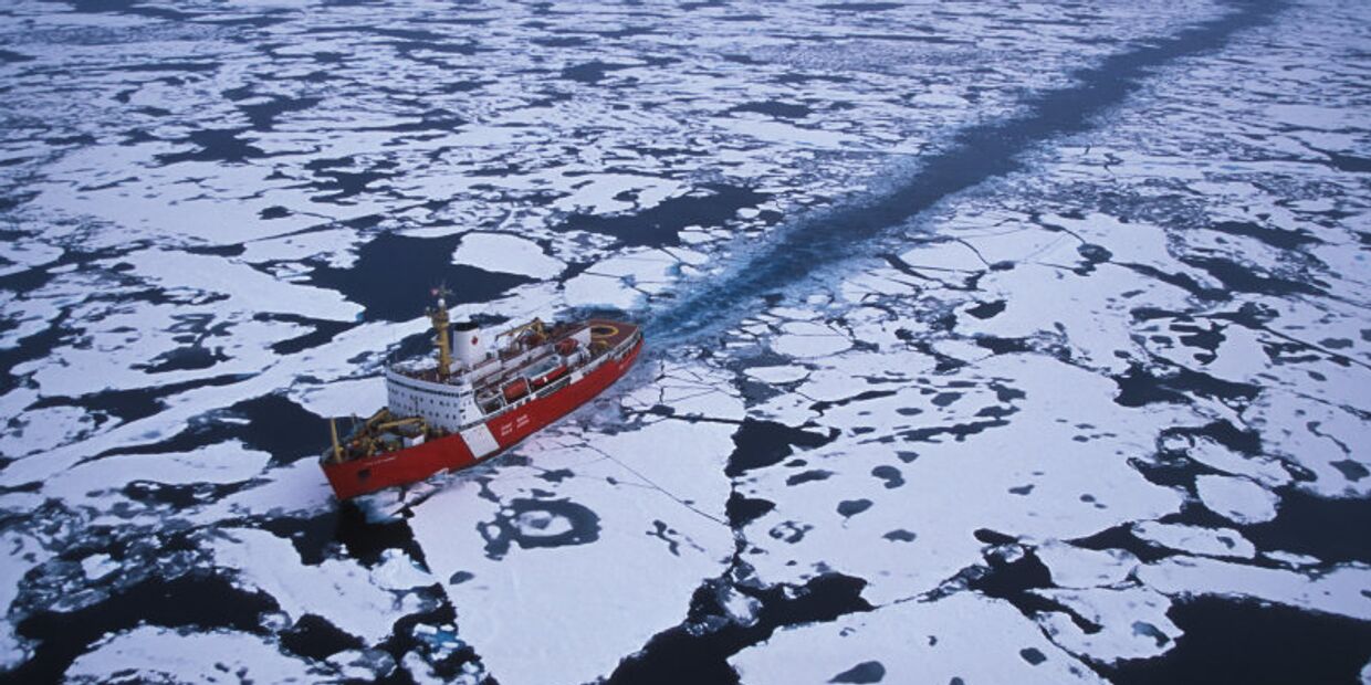 Ледокол в Арктике