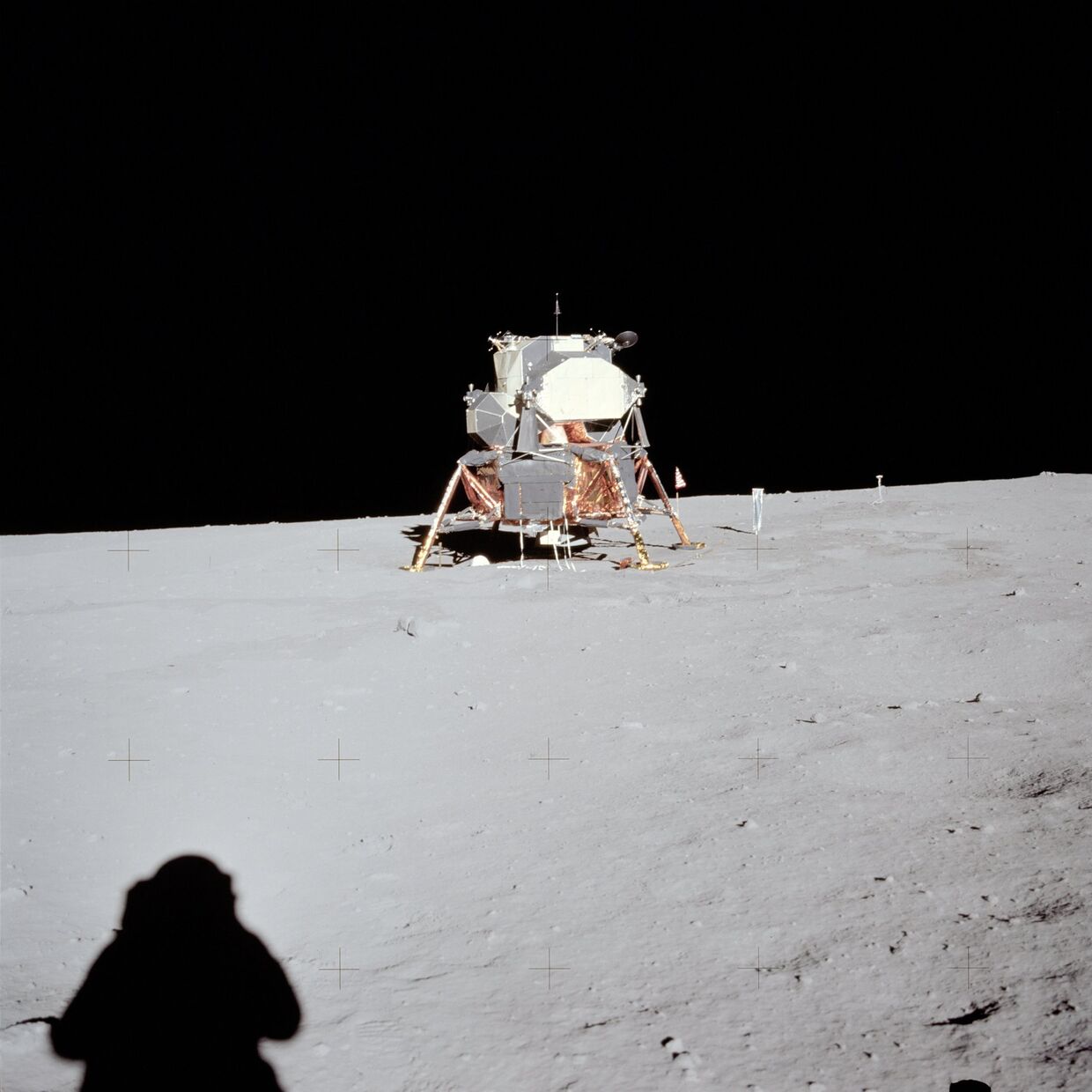 Лунный модуль «Аполлон-11» на поверхности Луны