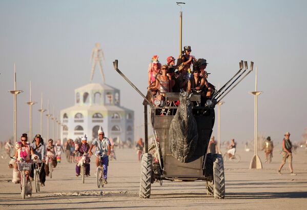 Фестиваль Burning Man в пустыне Блэк-Рок 