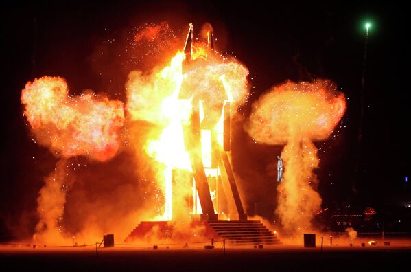 Фестиваль Burning Man в пустыне Блэк-Рок