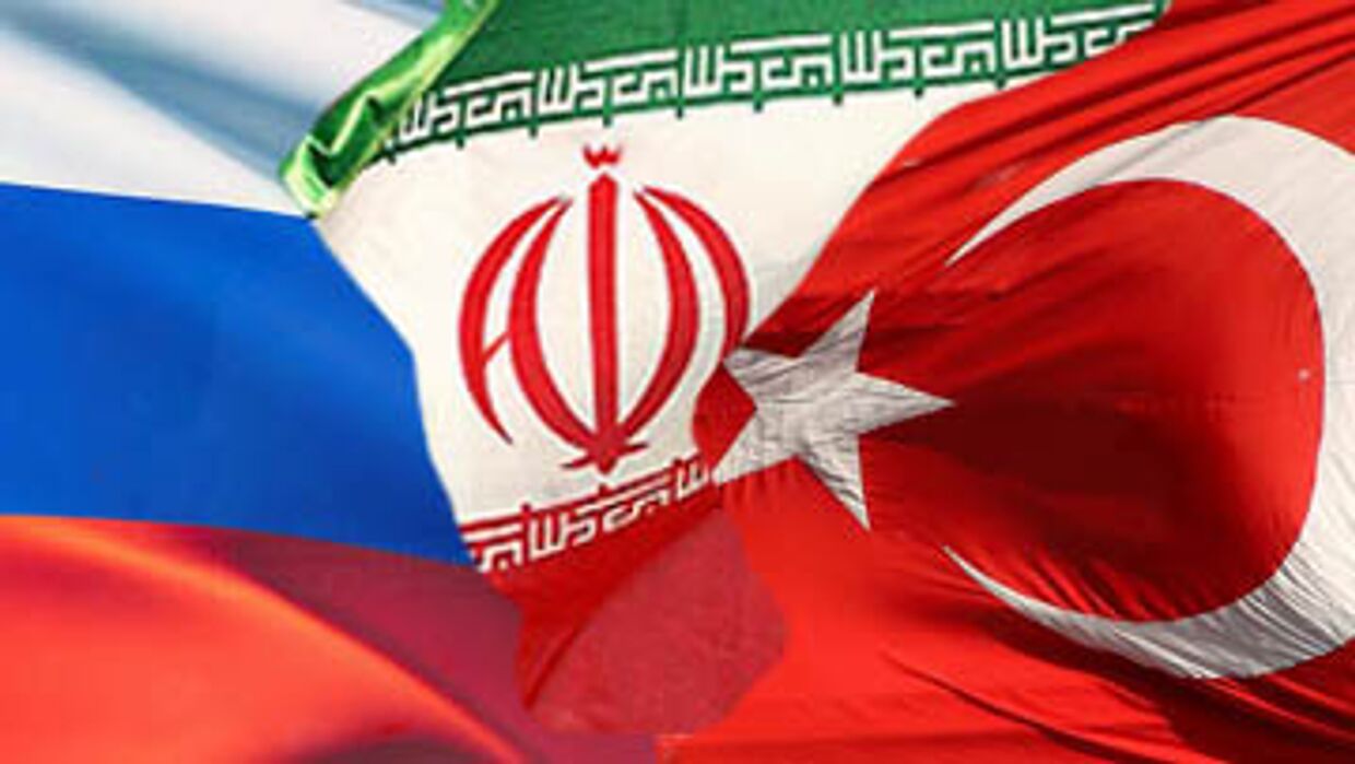 Флаги России, Ирана и Турции