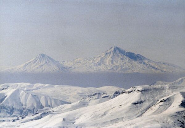 Гора Арарат зимой