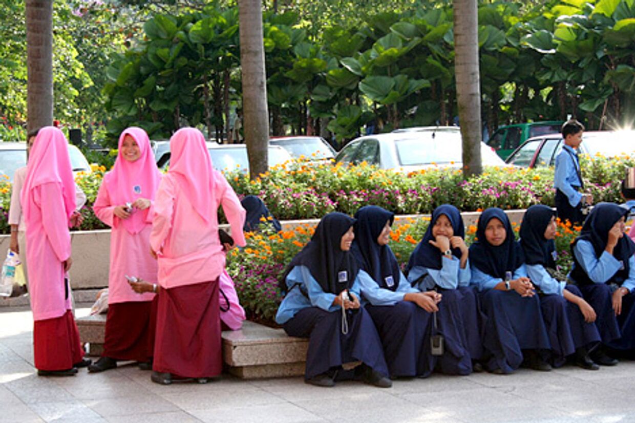 Школьницы из мусульманских семей 