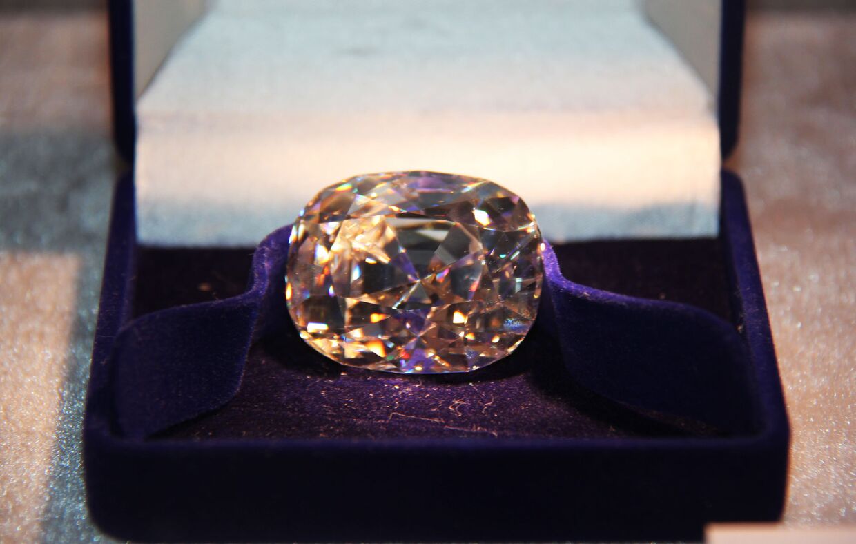 Якутия привезла на ЭКСПО-2010 алмазы, золото и уникальные изделия из мамонтовой кости