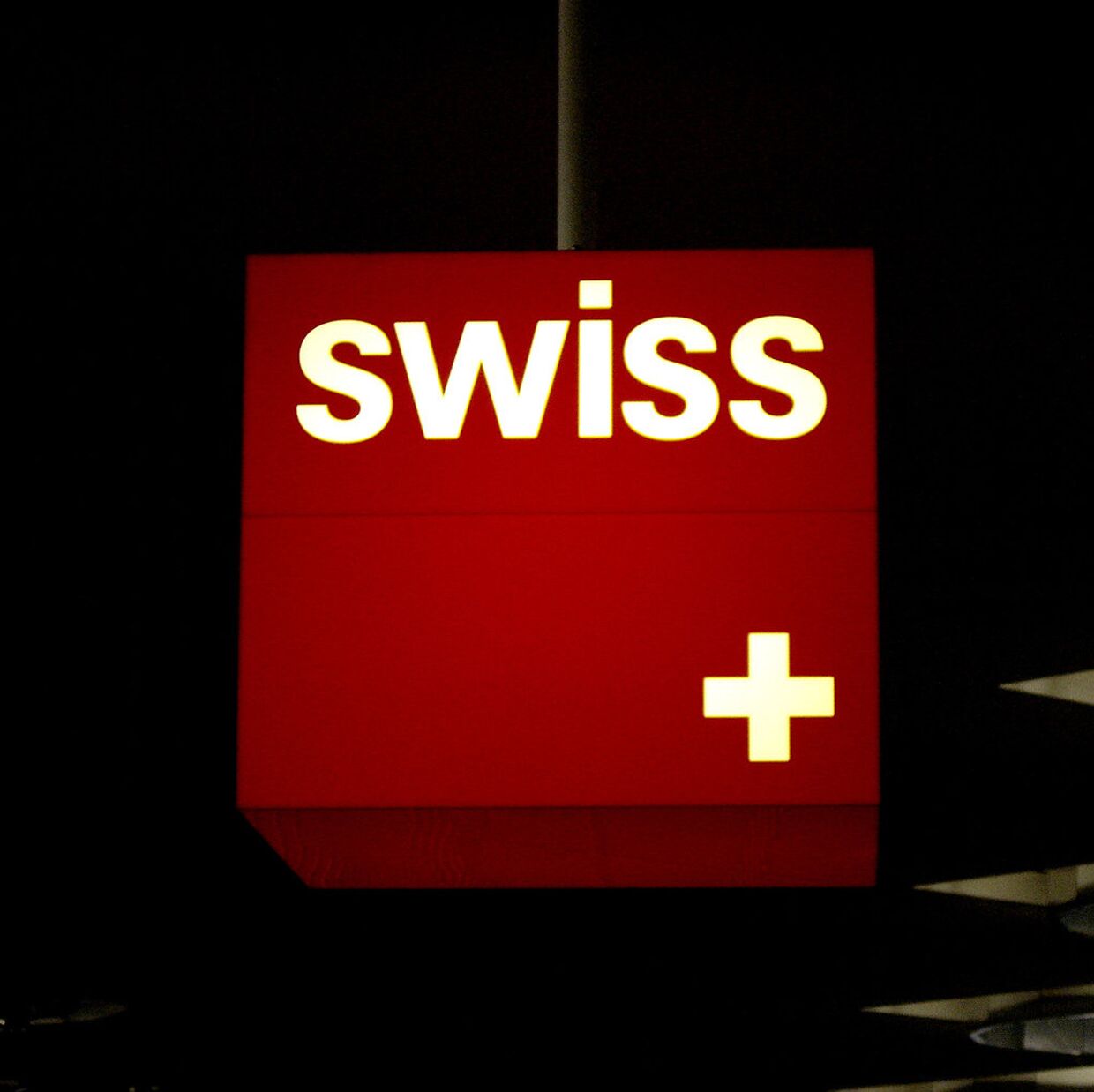 Логотип швейцарского национального авиаперевозчика SWISS
