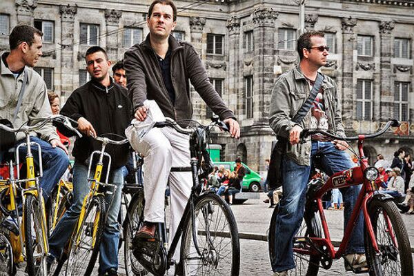 Велосипедисты на улице Амстердама
