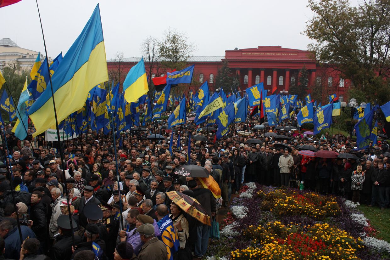 Митинг в честь 70-летия УПА в Киеве