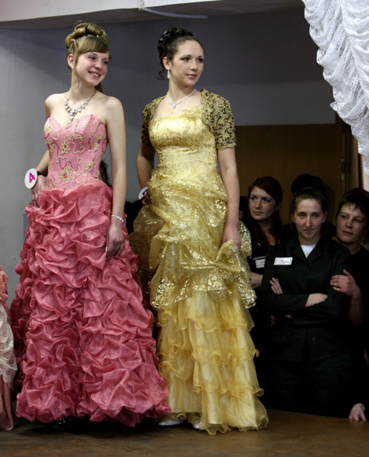 Участницы конкурса красоты «Мисс- весна- 2010» в исправительной колонии