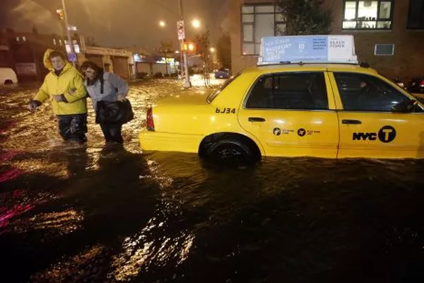 Затопленный в результате урагана «Сэнди» Нью-Йорк Затопленный в результате урагана «Сэнди» Нью-Йорк