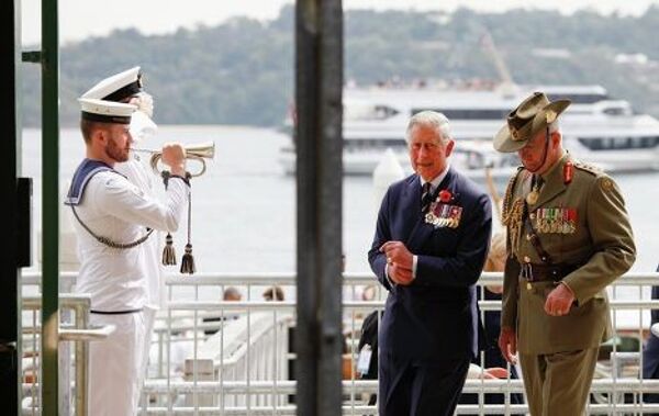 Командующий вооруженными силами Австралии генерал Дэвид Хэрли и принц Чарльз (справа налево)