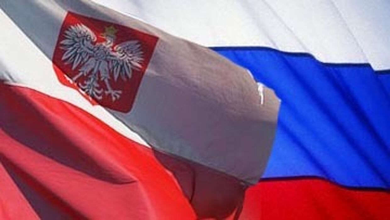 Флаги Польши и России
