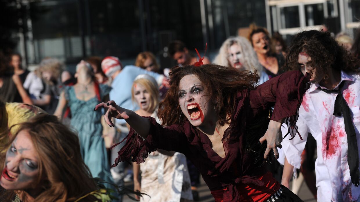 Московские фанаты почтили память Майкла Джексона на Воробьевых горах в Москве