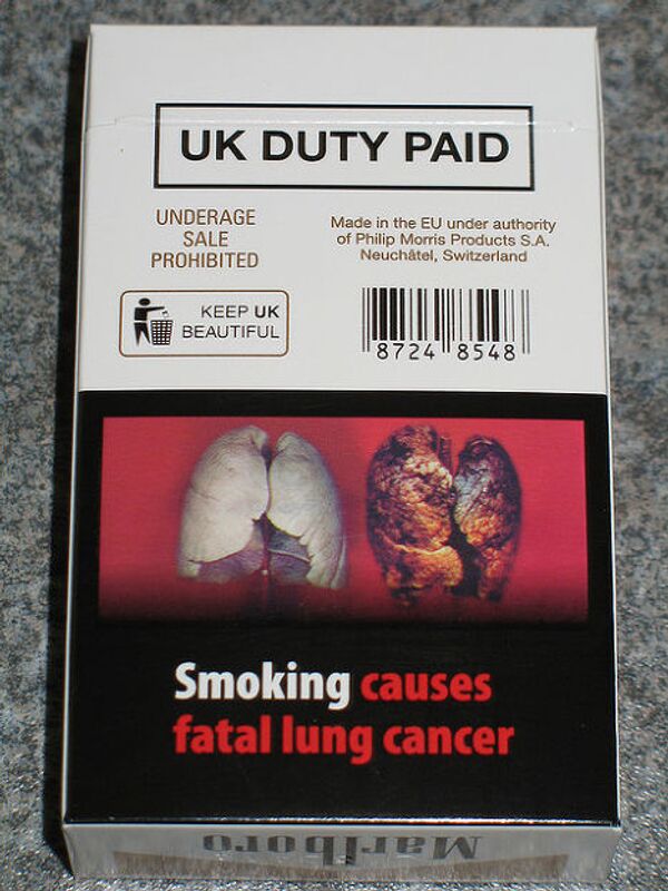 Социальная реклама на пачке сигарет в Великобритании