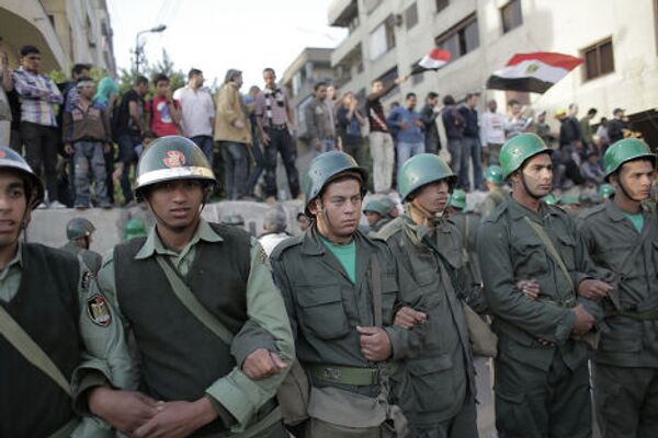 Оцепление из солдат президентской гвардии в Каире, Египет