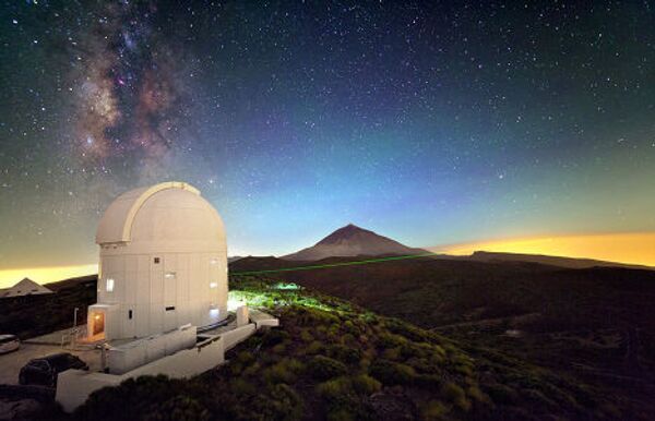 Лазер из наблюдательной башни. Тенерифе, Испания