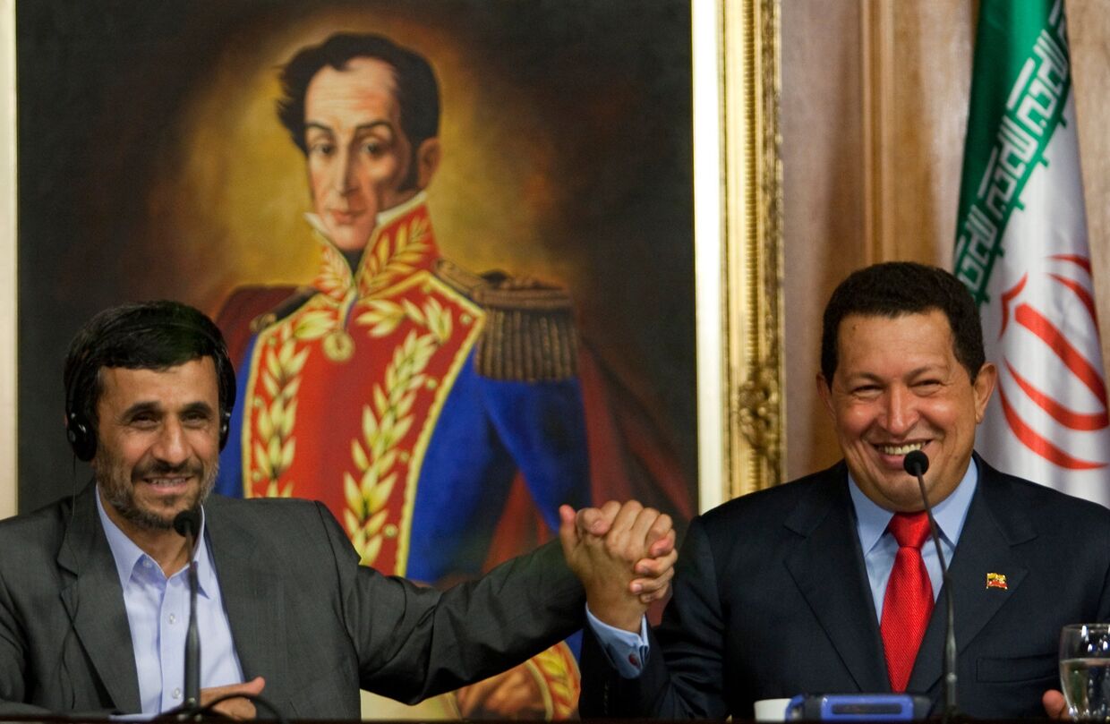 Махмуд Ахмадинежад и Уго Чавес