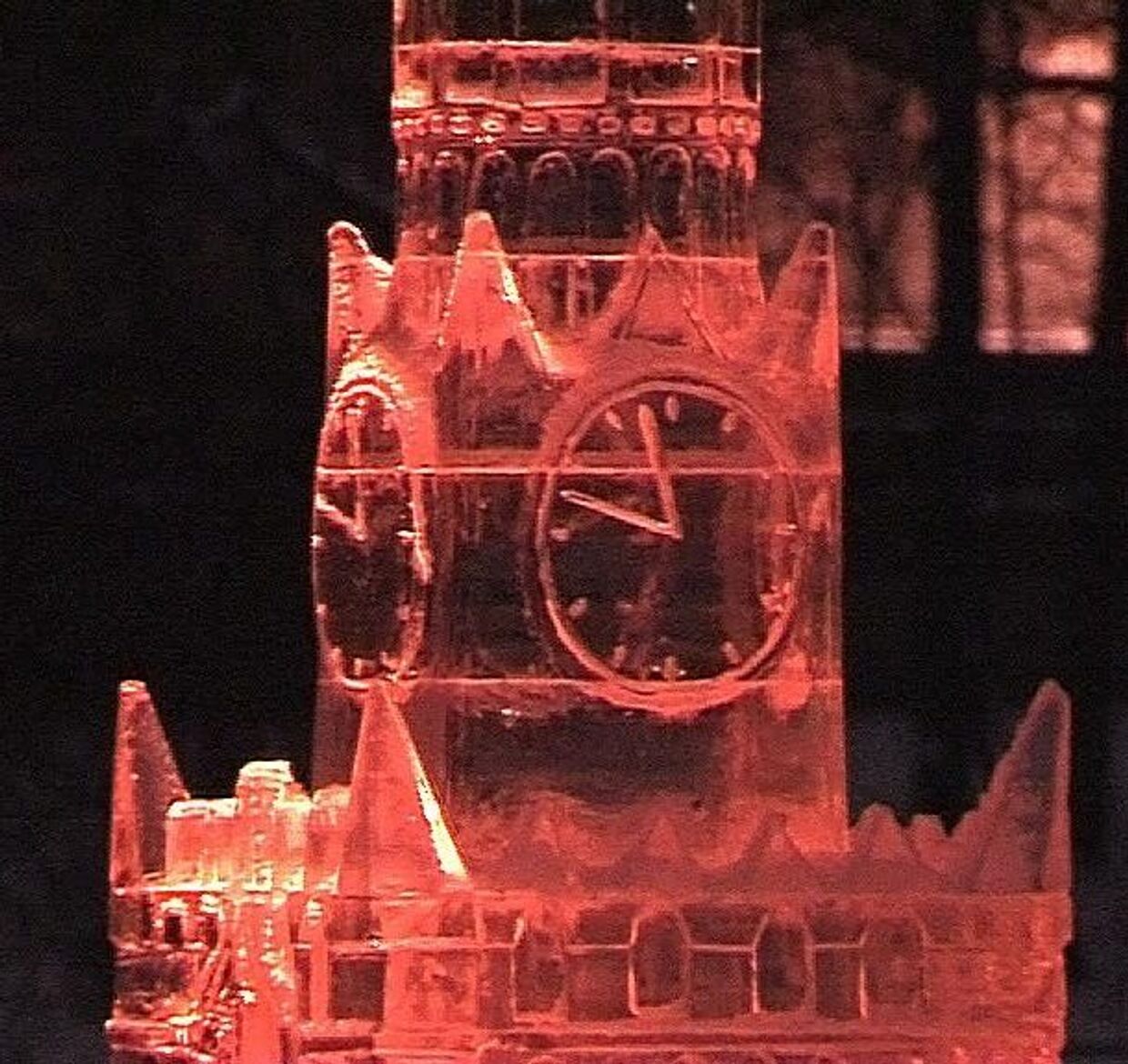 Невечное искусство. Ледовые символы городов мира представили в Москве