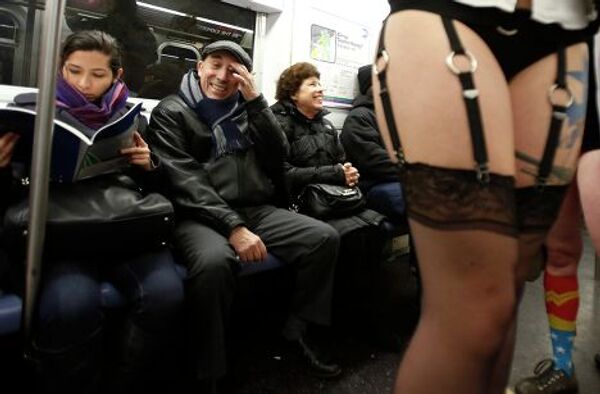 Флeшмоб «В метро без штанов - 2013» в Нью-Йорке