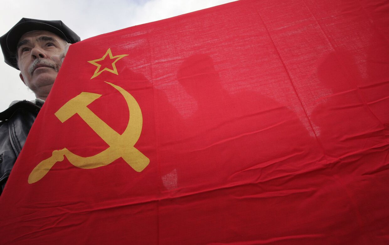 Почему россияне все еще не испытывают ненависти к коммунизму (The National  Interest, США) | 18.01.2022, ИноСМИ