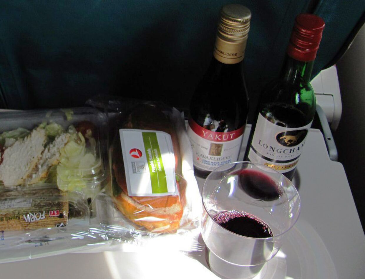 Алкогольные напитки на борту самолета