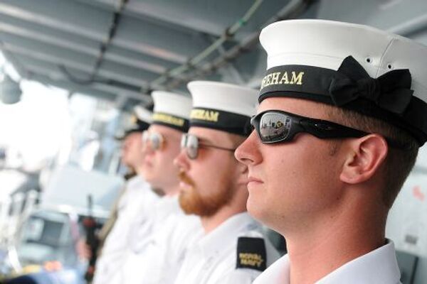 Моряки британского флота на международной выставке вооружений IDEX-2013