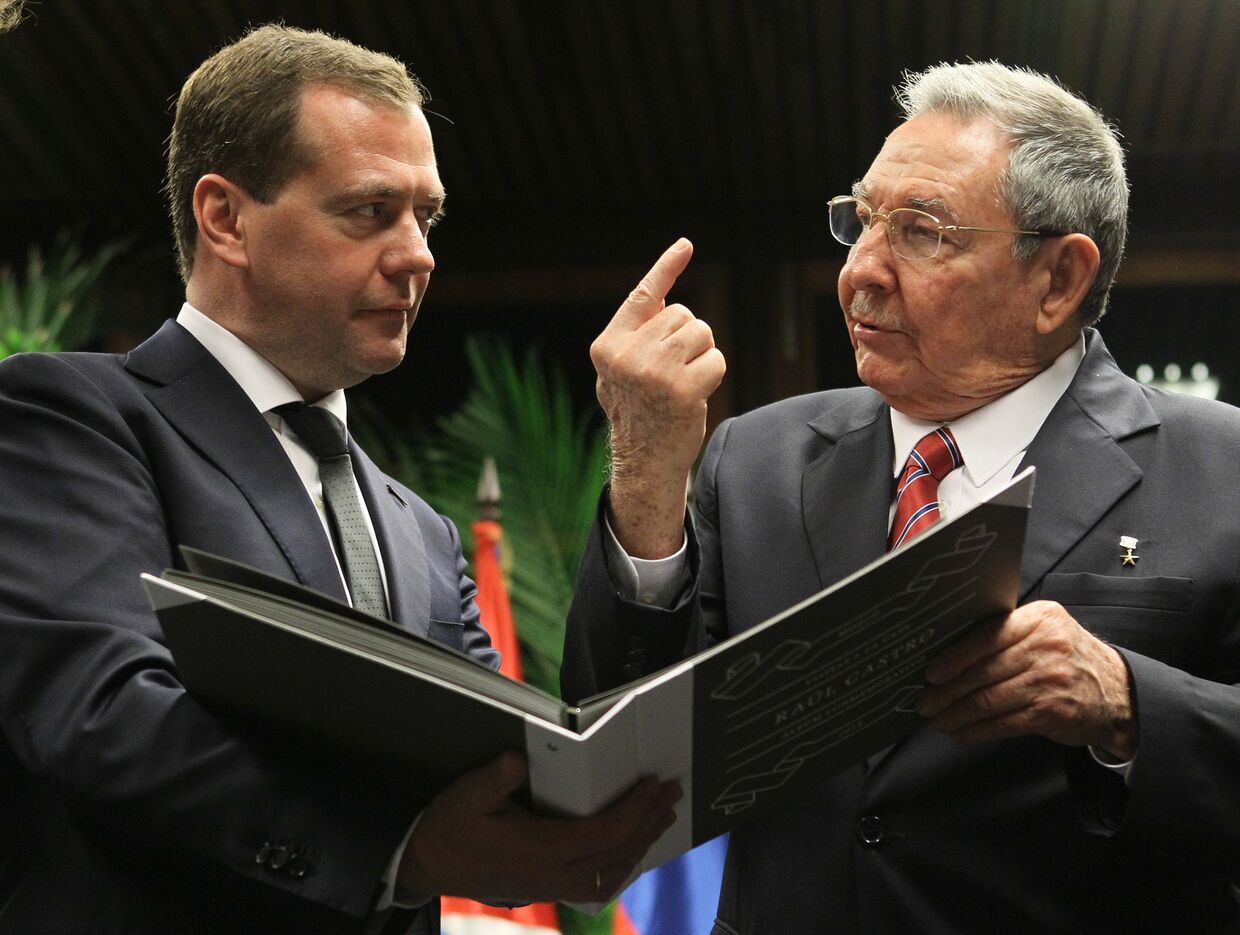 Дмитрий Медведев и Рауль Кастро