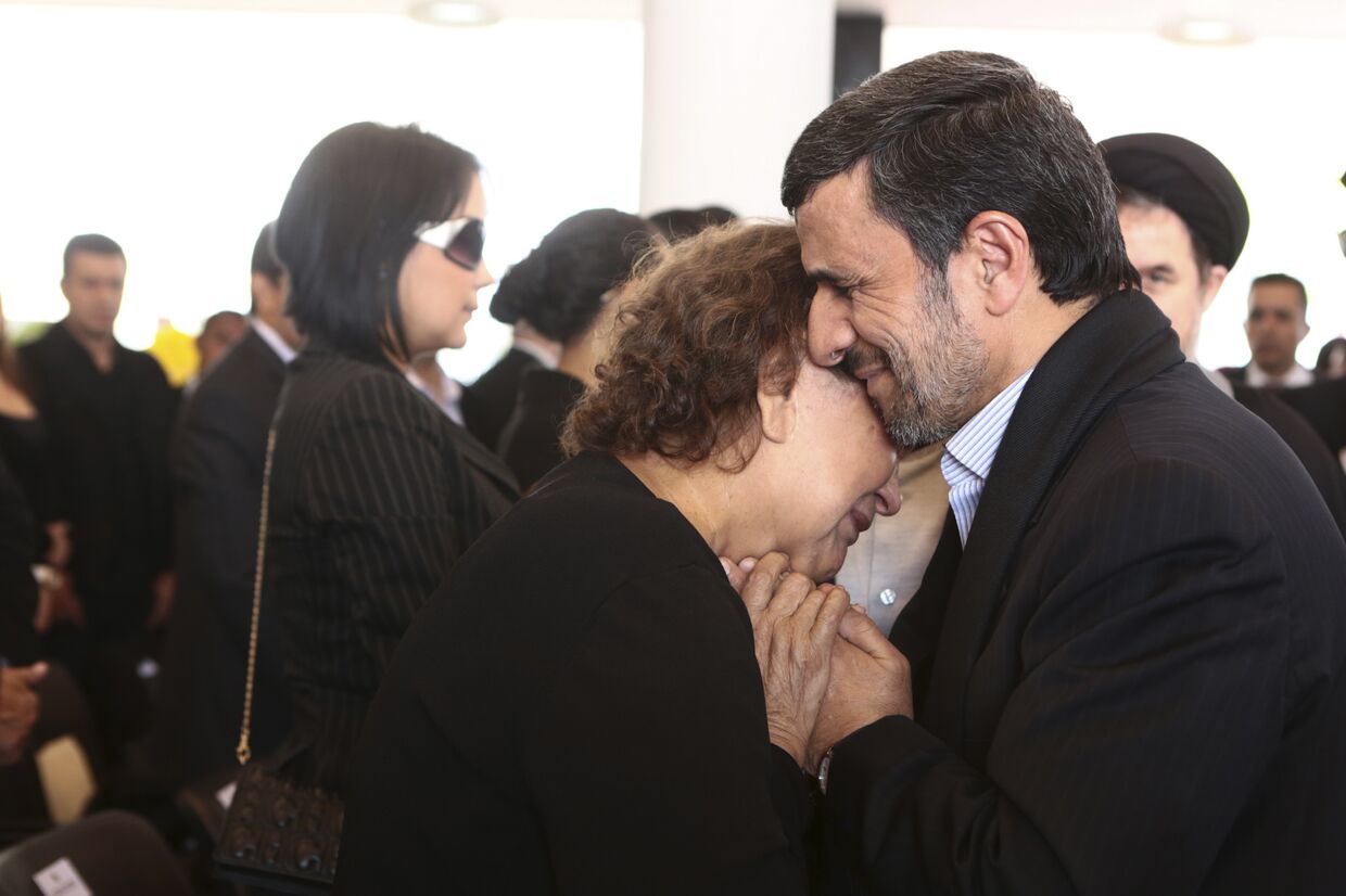 Елена Фриас и Махмуд Ахмадинежад