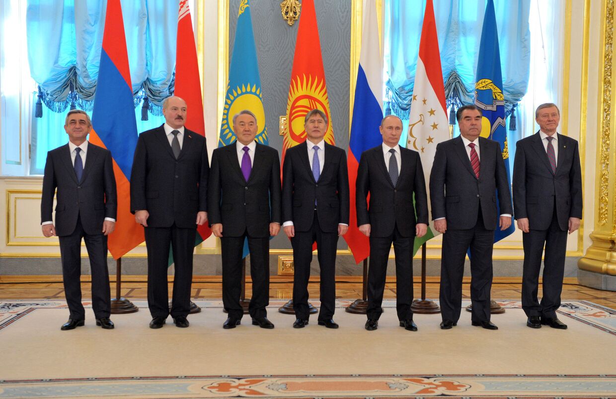 Лидеры стран-членов Организации Договора о коллективной безопасности (ОДКБ)