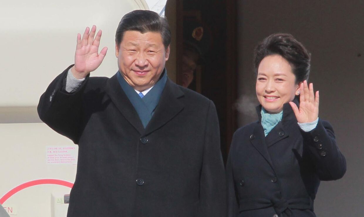 Председатель КНР Си Цзиньпин и его супруга Пэн Лиюань