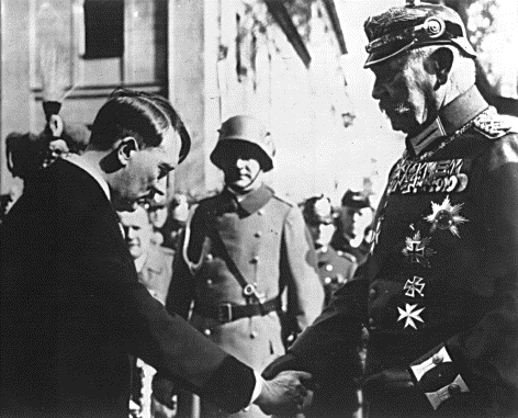 Адольф Гитлер и Пауль фон Гинденбург