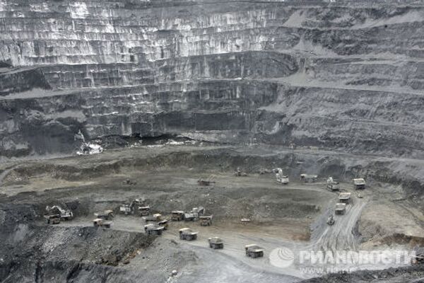 Золотоносный рудник Кумтор в Киргизии
