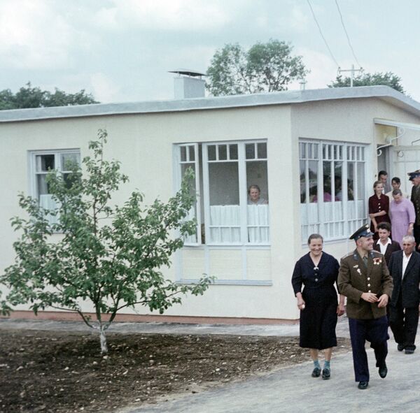 Юрий Гагарин на родине в Гжатске