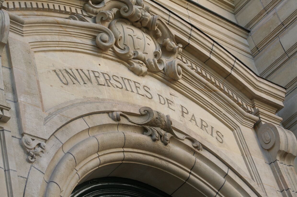 Парижский университет