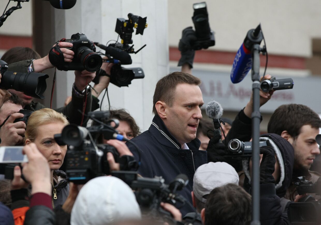 Оппозиционер Алексей Навальный после заседания Ленинского районного суда города Кирова