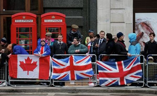 Жители Великобритании на церемонии прощания с Маргарет Тэтчер 