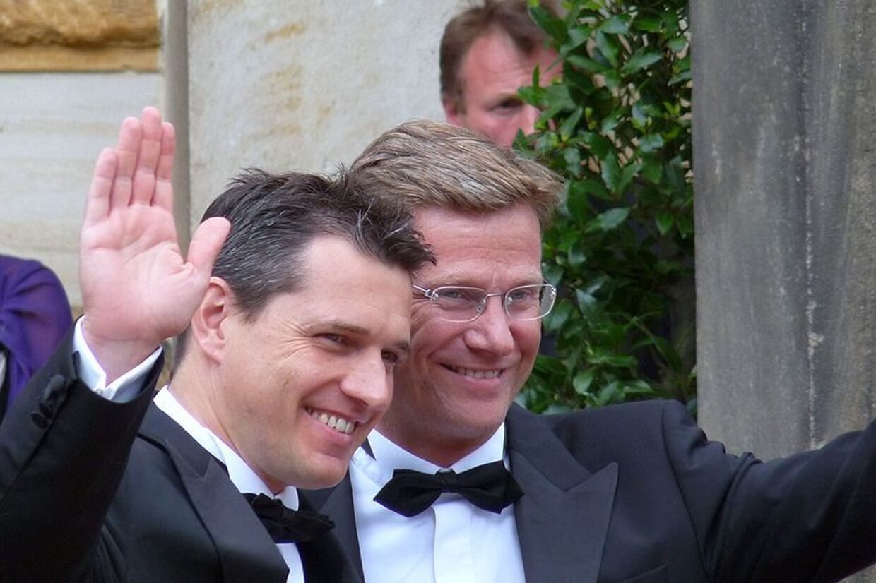 Гидо Вестервелле (справа) с Михаэлем Мронцем, 2009 год