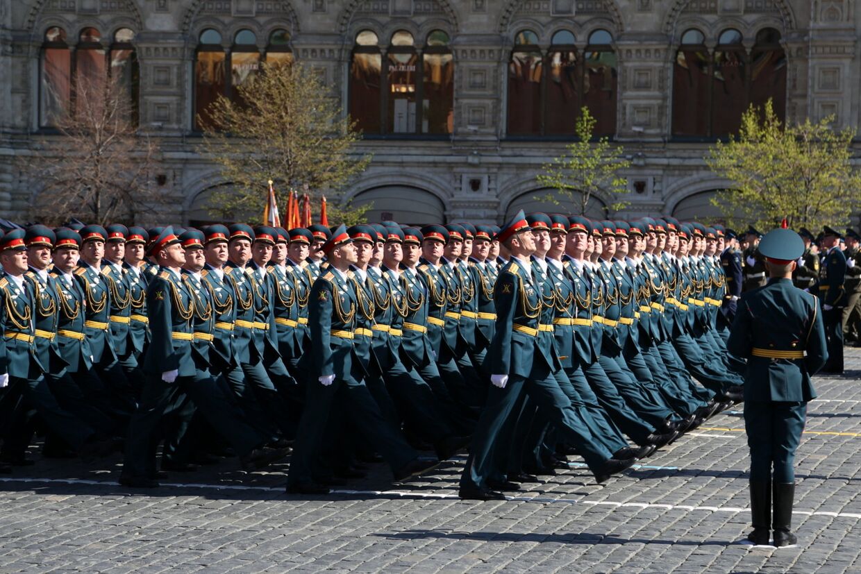 Держа равнение и чеканя шаг: парад Победы на Красной площади