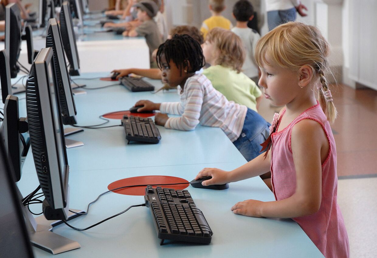 Дети за компьютером