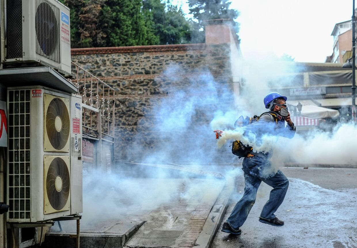 Столкновения демонстрантов с полицией в Стамбуле. Архив