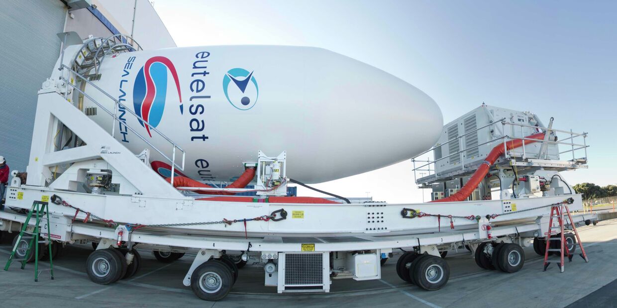 Cпутник Eutelsat 70B Cпутник Eutelsat 70B