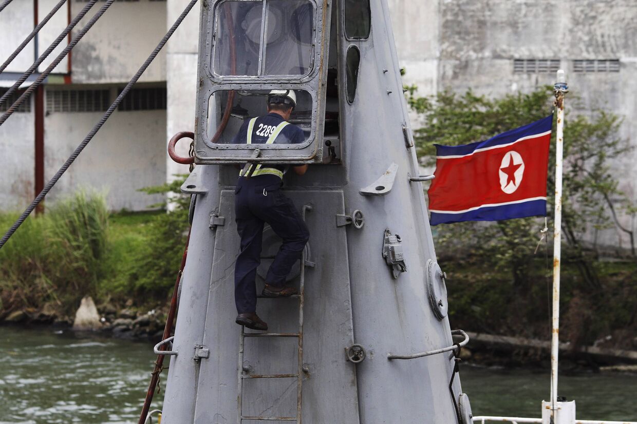 Северокорейское судно, задержанное при попытке проплыть Панамский канал